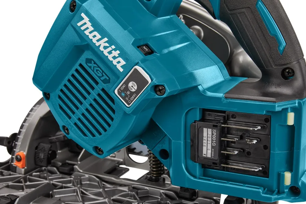 MAKITA ACCUINVALCIRKELZAAG 40V SP001GZ04 ZONDER ACCU'S EN LADER